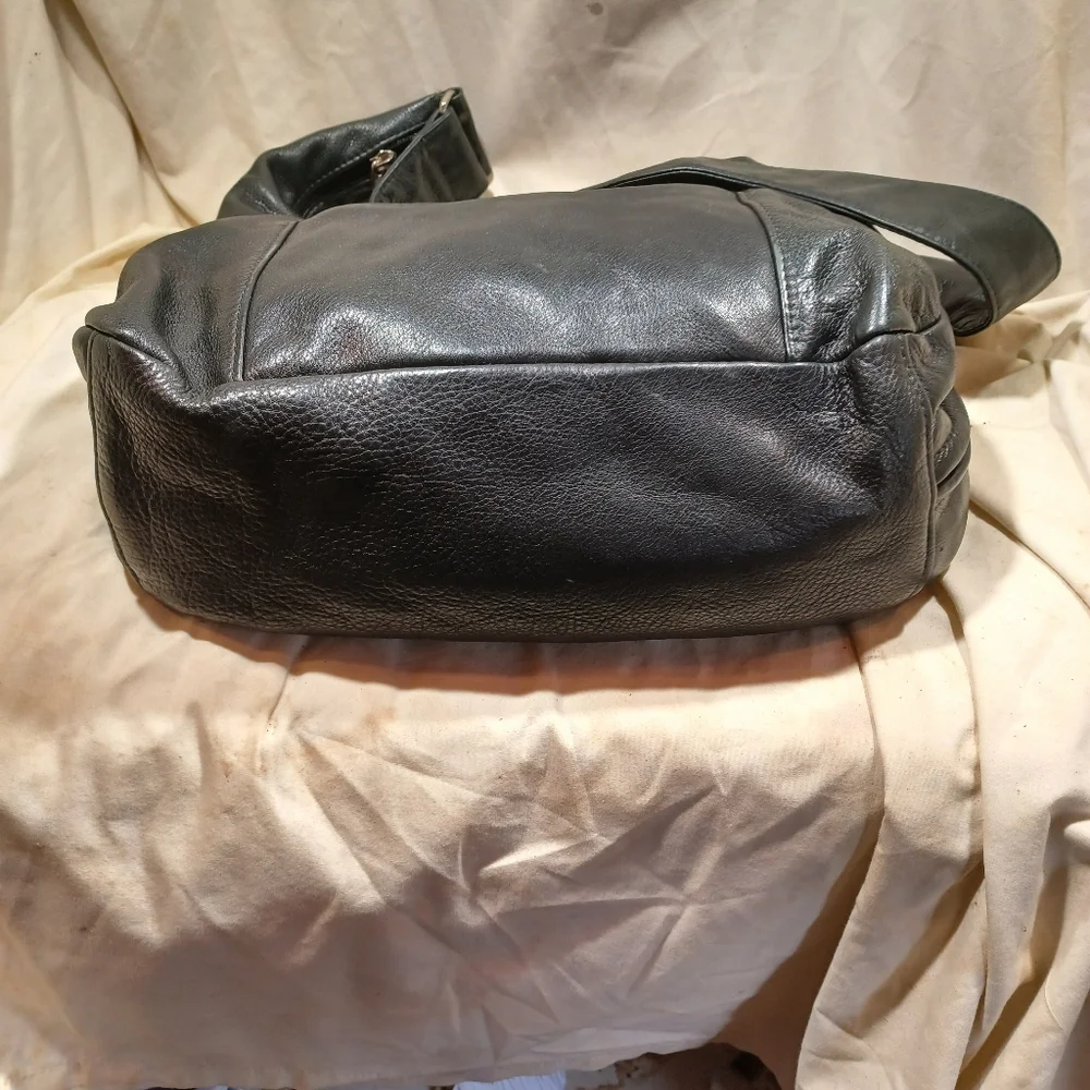 Coronado Leather Conceal Carry Messenger Bag - Picture 6 of 12